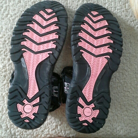 avia hiking sandals